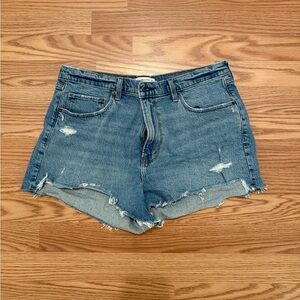 Abercrombie high rise mom short. Size 14, Never worn but washed once.